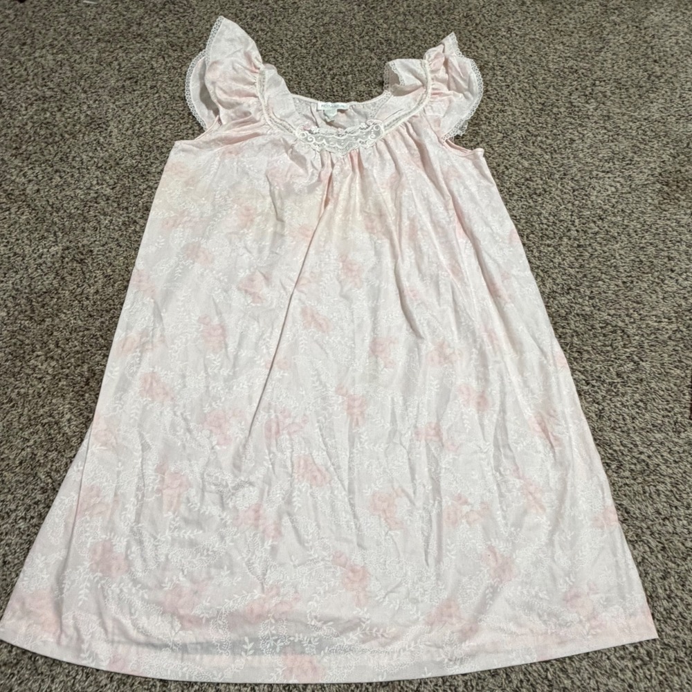 Vintage Komar Pink Floral Lace Trim Ruffle Nightgown Made in USA Medium 33155
